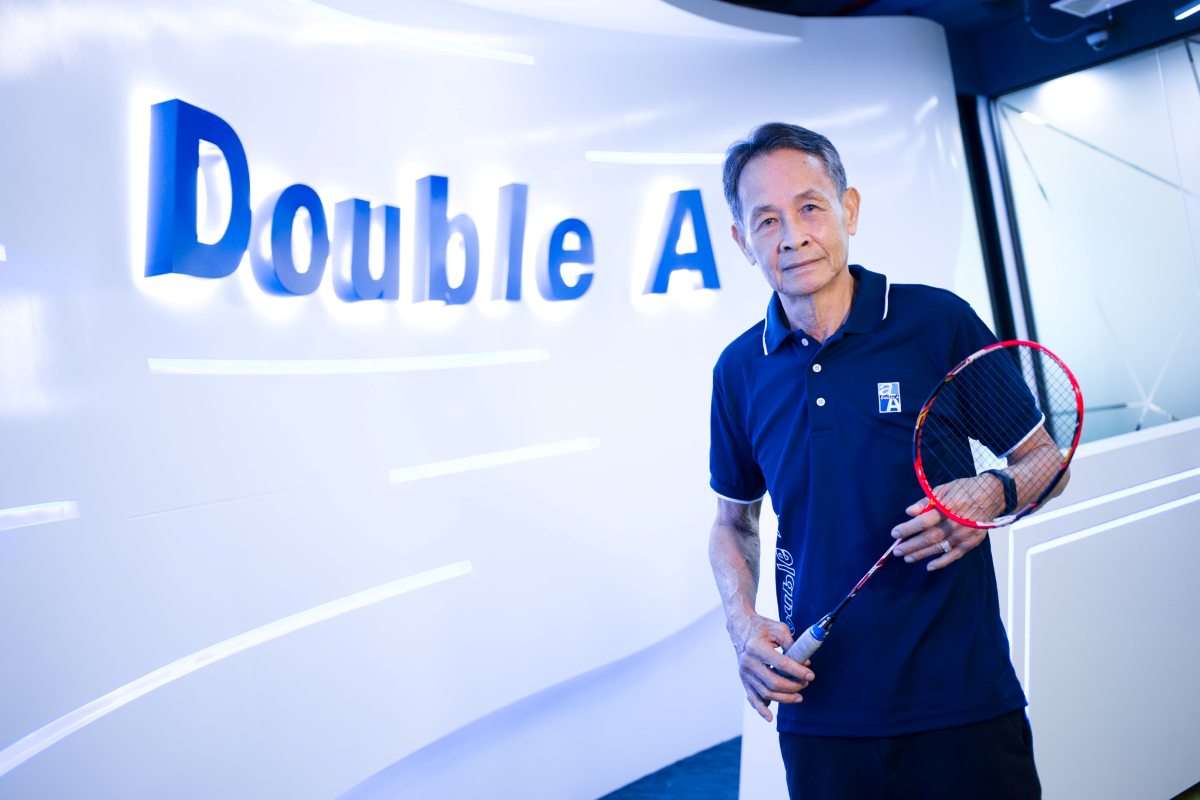 แชมป์โลก 6 สมัย 7 เหรียญทองในวัย 84 ปี บทเรียนชีวิตจากสนามแบดมินตันของ เสรี จินตนเสรี — Happydd