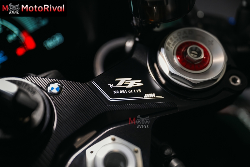 P90640689 highRes bmw m 1000 rr limite (1)